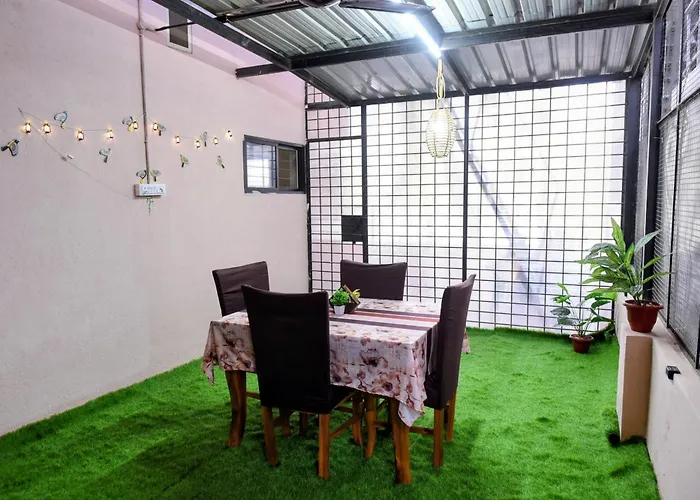 Aura Attic Residency